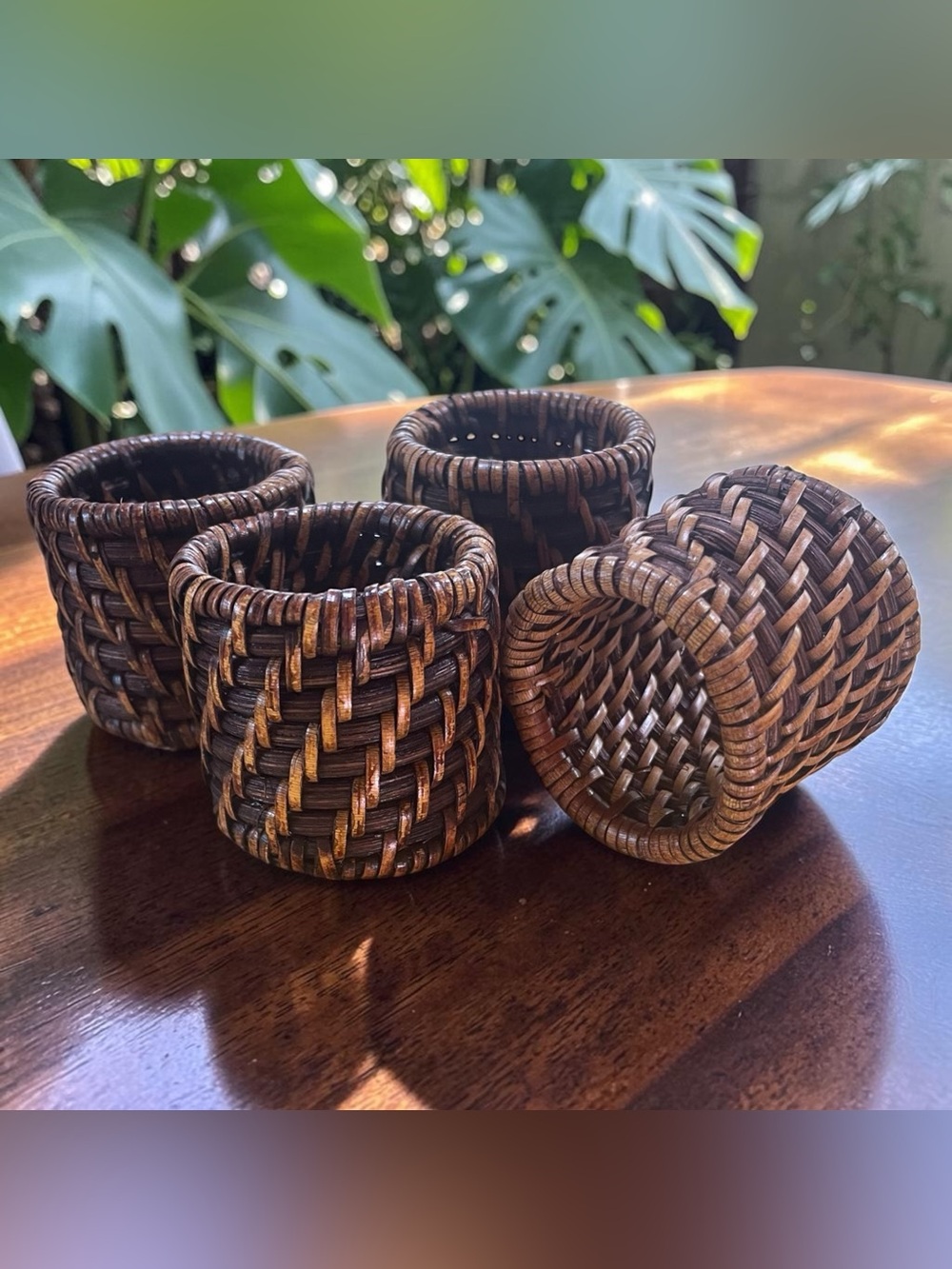 Set of 4 Pier 1 Wicker Rattan Woven Napkin Rings Dark 2 Tone Brown 1.75”